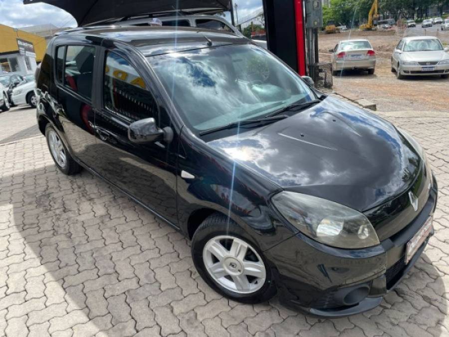 RENAULT - SANDERO - 2013/2013 - Preta - R$ 35.900,00