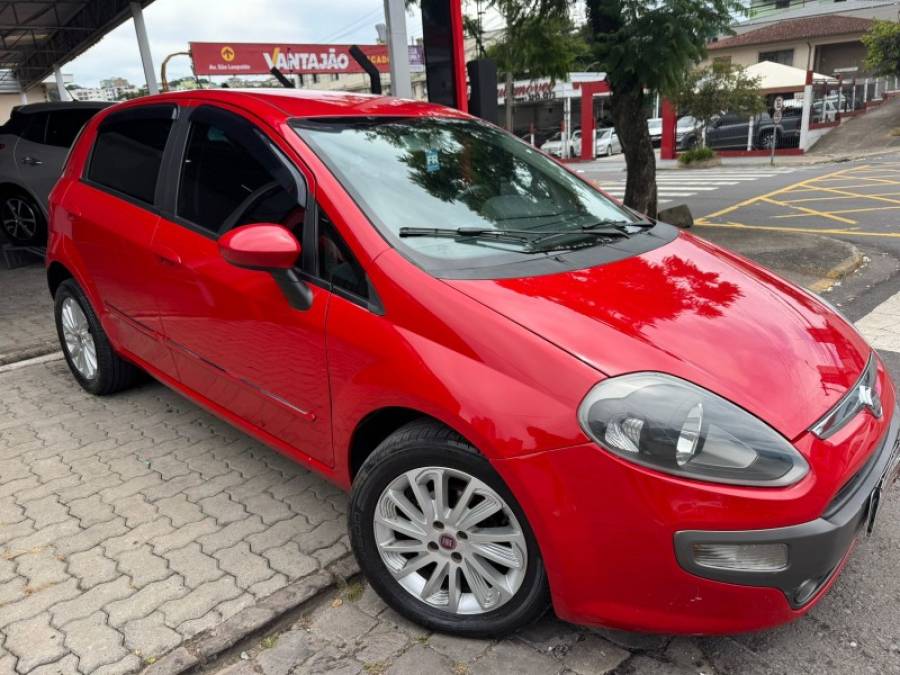 FIAT - PUNTO - 2016/2016 - Vermelha - R$ 42.900,00