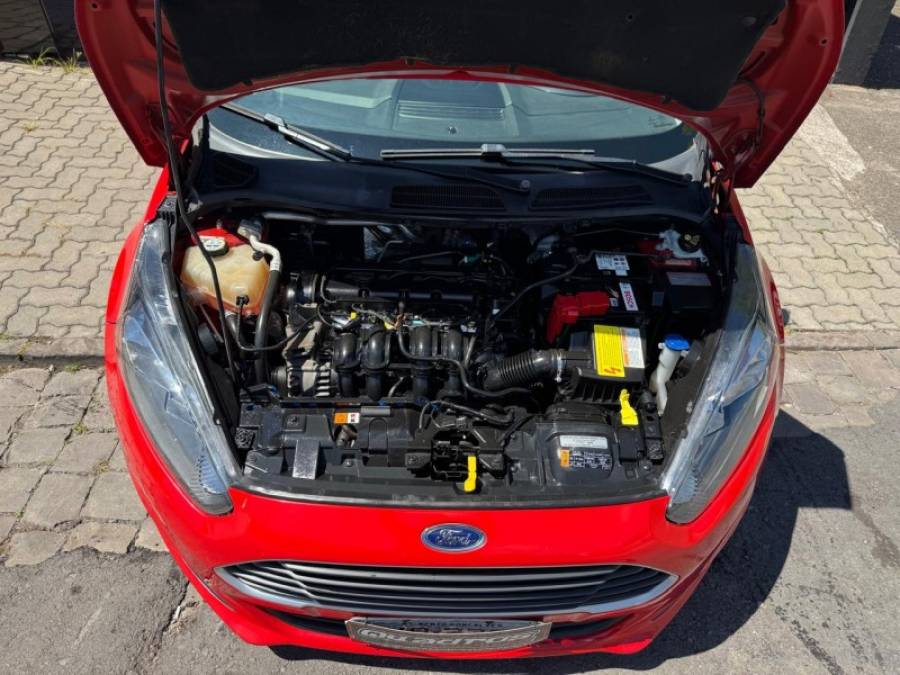 FORD - FIESTA - 2014/2014 - Vermelha - R$ 41.900,00