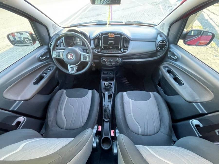 FIAT - UNO - 2018/2018 - Vermelha - R$ 43.900,00