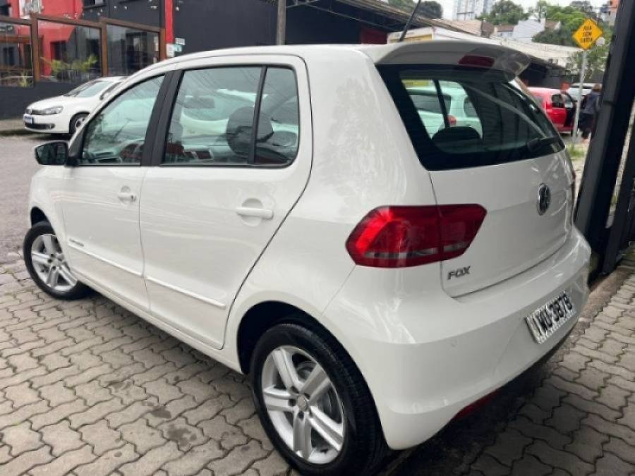 VOLKSWAGEN - FOX - 2016/2016 - Branca - R$ 48.900,00