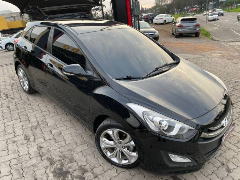 HYUNDAI - I30 - 2015/2015 - Preta - R$ 65.900,00