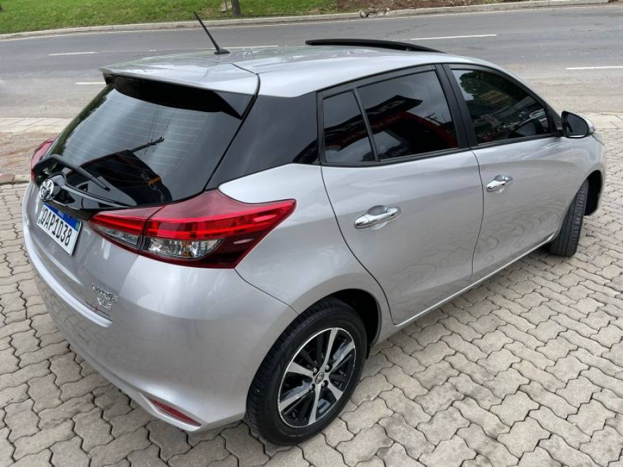 TOYOTA - YARIS - 2019/2019 - Prata - R$ 80.900,00