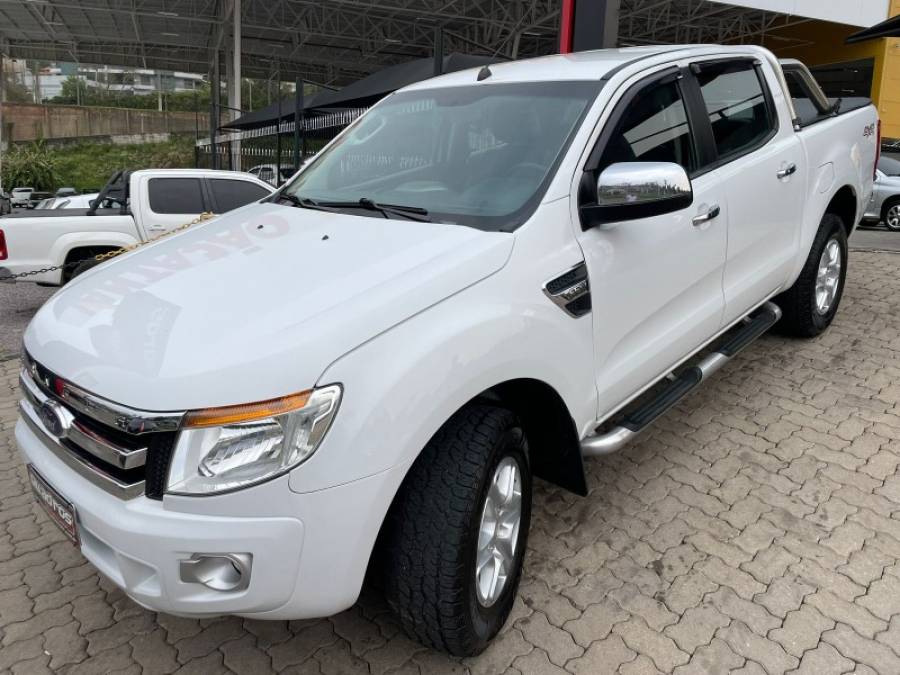 FORD - RANGER - 2015/2015 - Branca - R$ 115.900,00