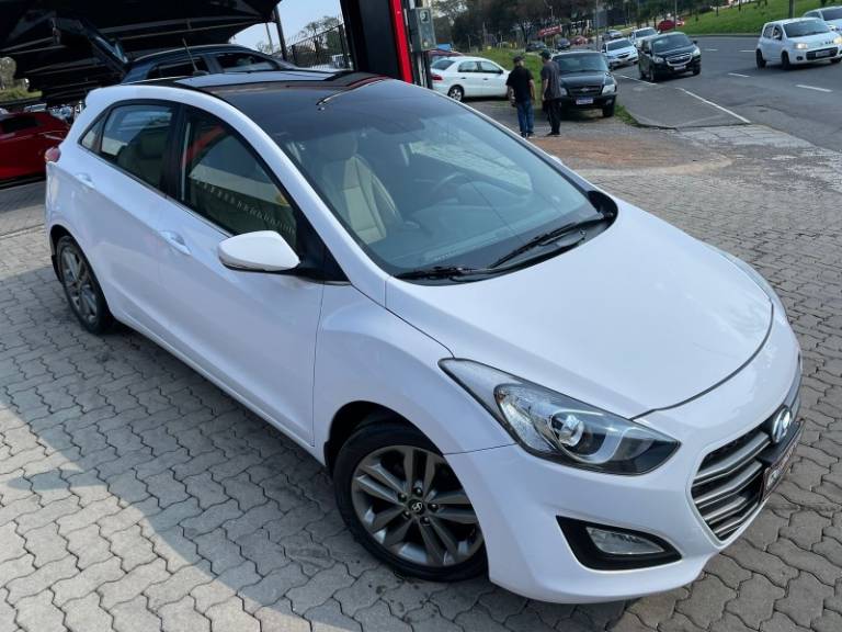 HYUNDAI - I30 - 2016/2016 - Branca - R$ 84.990,00