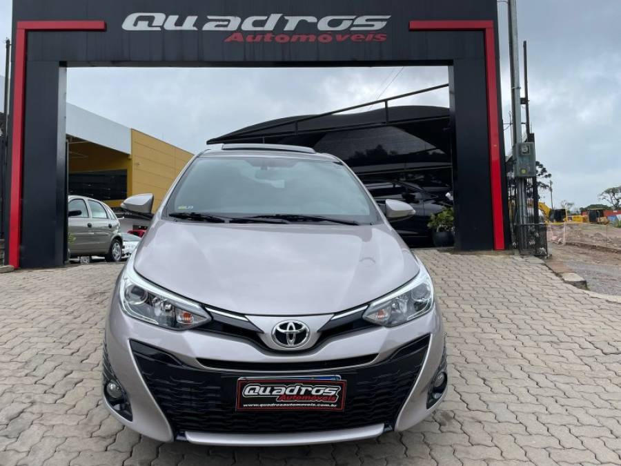 TOYOTA - YARIS - 2019/2019 - Prata - R$ 80.900,00