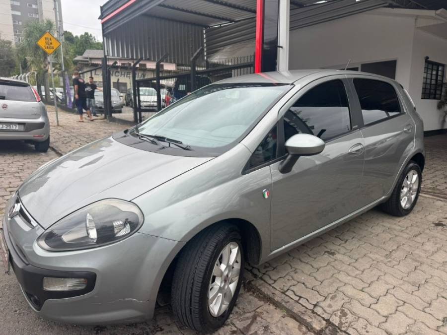 FIAT - PUNTO - 2014/2014 - Cinza - R$ 40.900,00