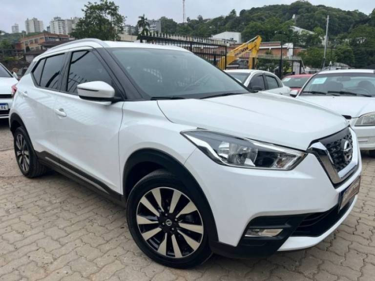 NISSAN - KICKS - 2018/2018 - Branca - R$ 79.990,00