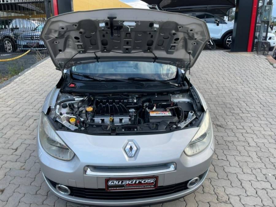 RENAULT - FLUENCE - 2011/2011 - Prata - R$ 38.900,00