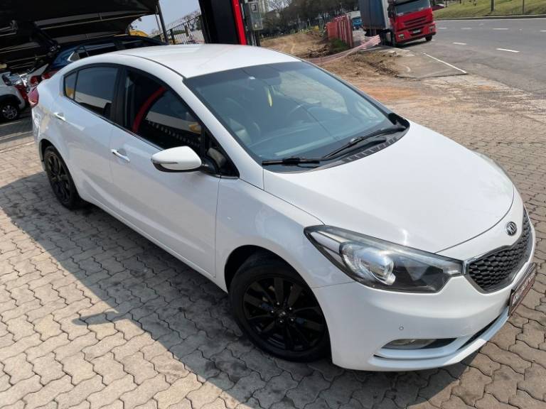 KIA MOTORS - CERATO - 2014/2014 - Branca - R$ 62.900,00