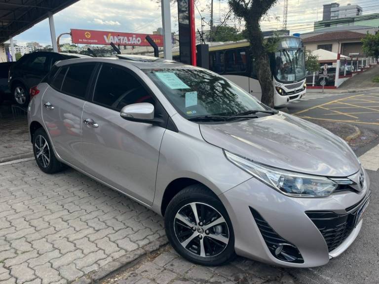 TOYOTA - YARIS - 2019/2019 - Prata - R$ 80.900,00