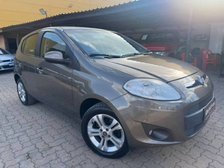 FIAT - PALIO - 2013/2013 - Marrom - R$ 32.900,00