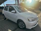 TOYOTA - ETIOS - 2014/2014 - Branca - R$ 40.900,00