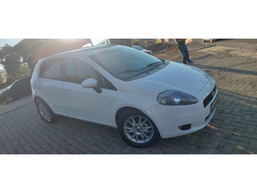 FIAT - PUNTO - 2012/2012 - Branca - R$ 33.900,00