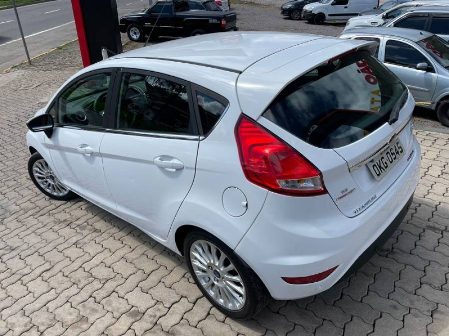 FORD - FIESTA - 2015/2015 - Branca - R$ 48.900,00