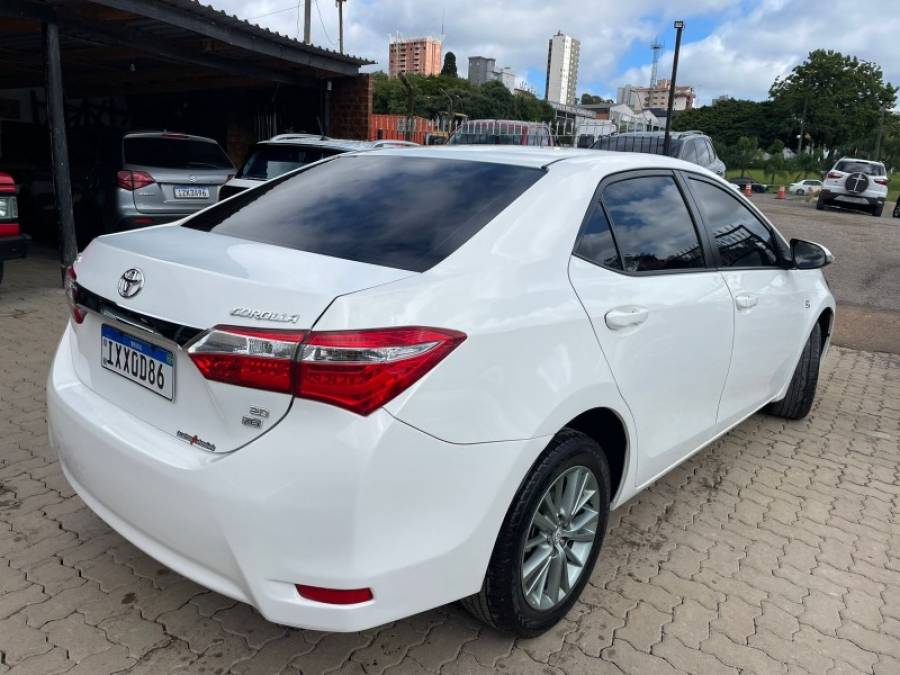 TOYOTA - COROLLA - 2016/2016 - Branca - R$ 83.900,00