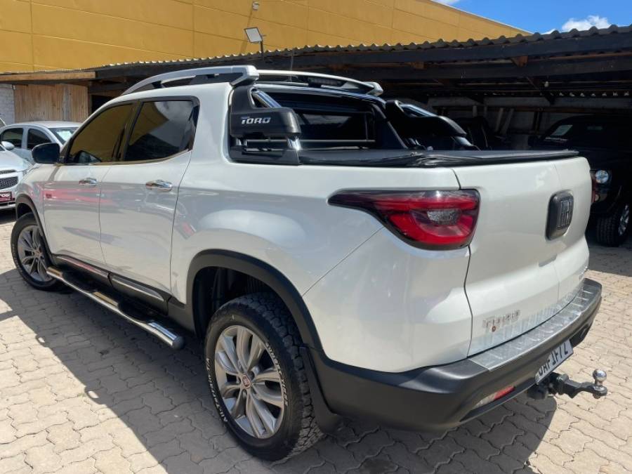 FIAT - TORO - 2021/2021 - Branca - R$ 129.900,00