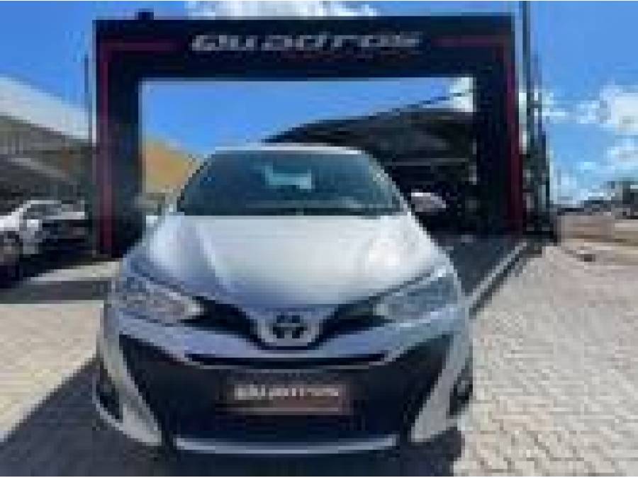 TOYOTA - YARIS - 2019/2019 - Cinza - R$ 70.900,00