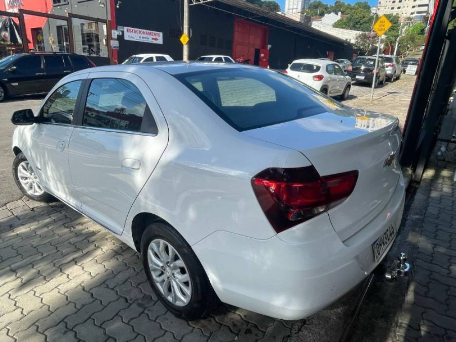 CHEVROLET - COBALT - 2017/2017 - Branca - R$ 55.900,00