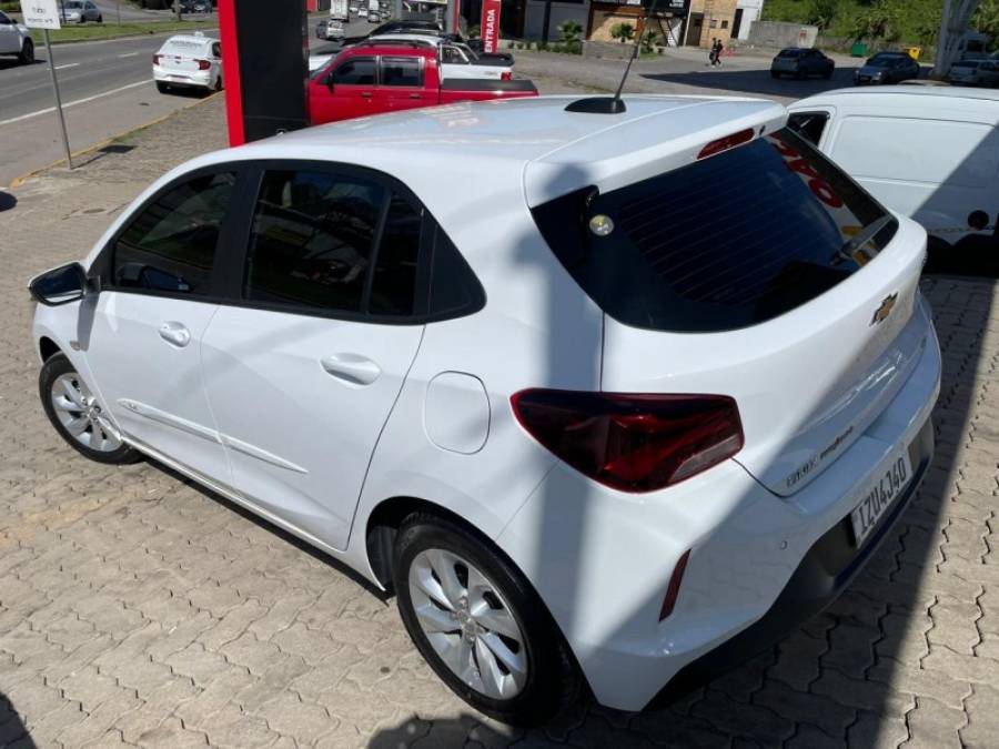 CHEVROLET - ONIX - 2020/2020 - Branca - R$ 62.900,00