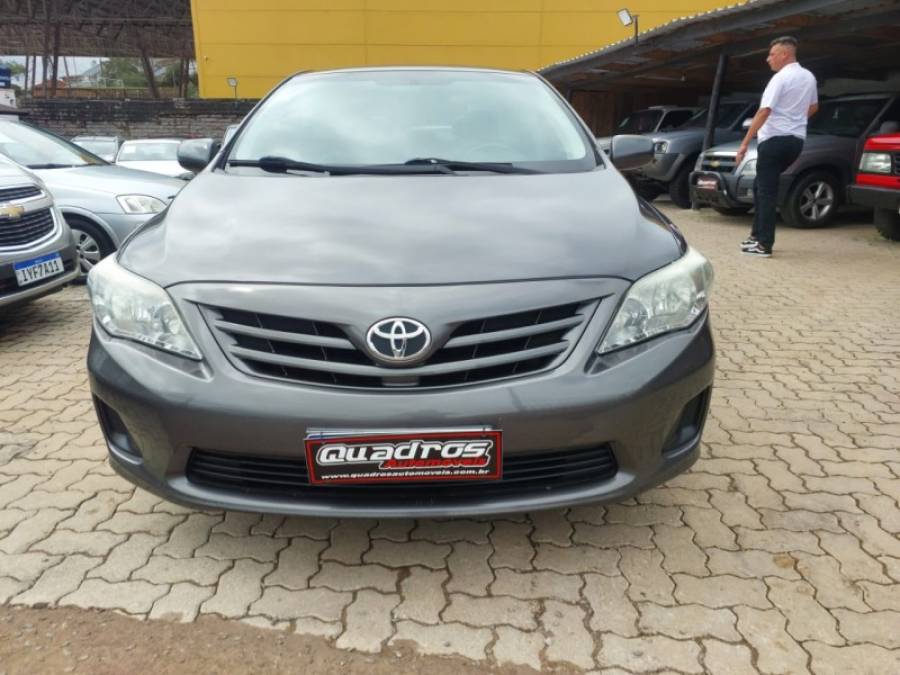 TOYOTA - COROLLA - 2013/2013 - Cinza - R$ 63.900,00