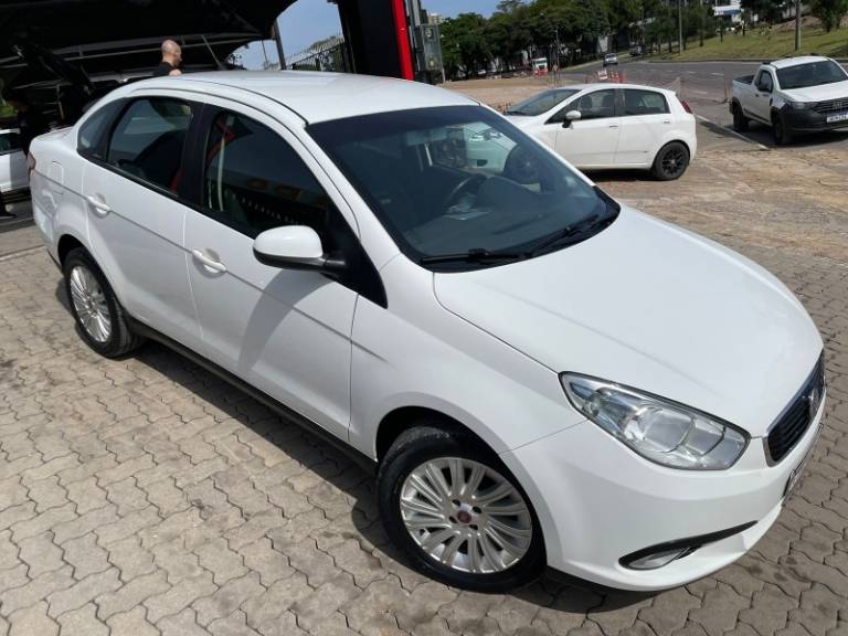 FIAT - GRAND SIENA - 2018/2018 - Branca - R$ 44.900,00