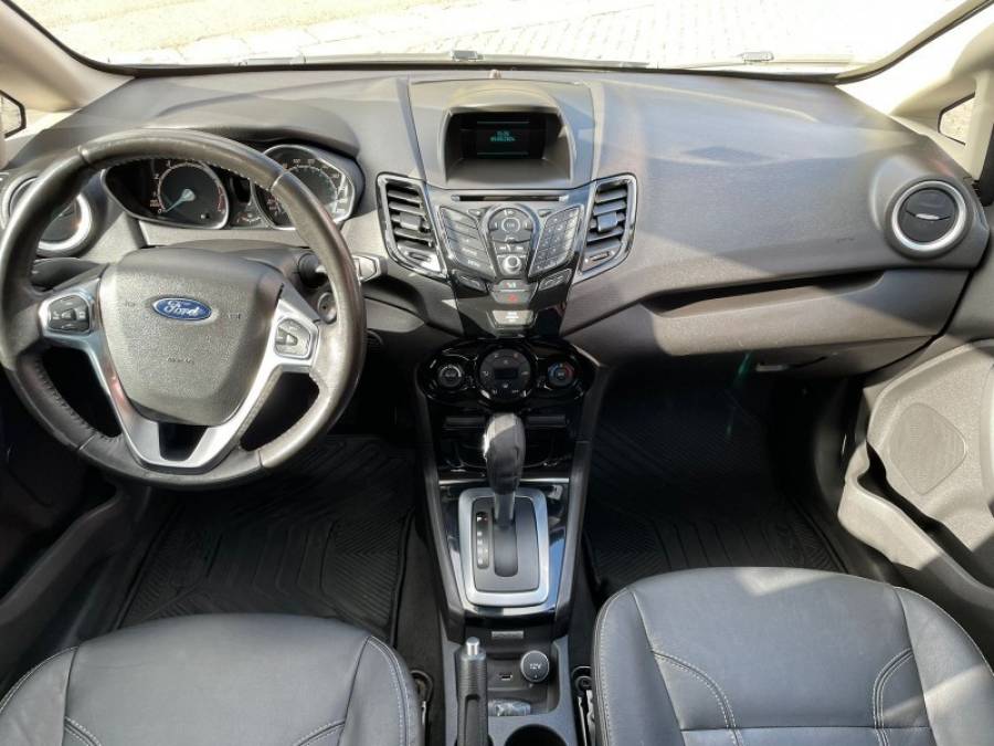 FORD - FIESTA - 2015/2015 - Branca - R$ 49.900,00