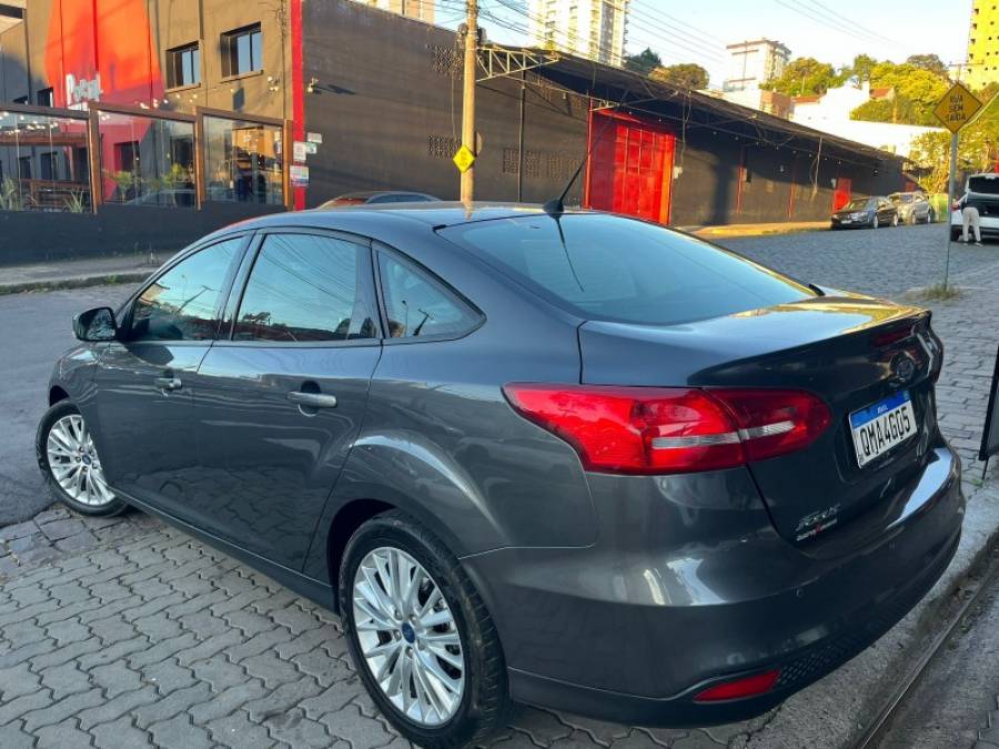 FORD - FOCUS - 2018/2018 - Cinza - R$ 59.900,00