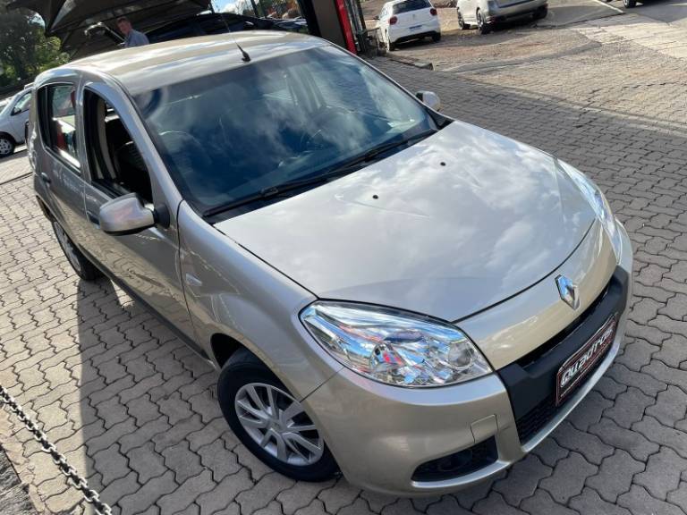 RENAULT - SANDERO - 2012/2012 - Dourada - R$ 28.900,00