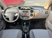 TOYOTA - ETIOS - 2013/2013 - Branca - R$ 38.900,00