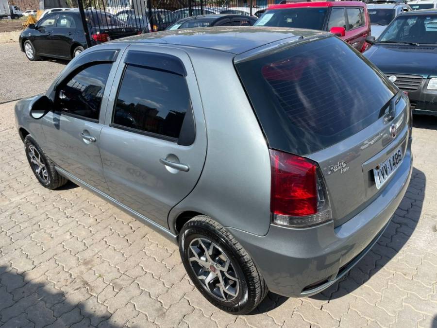 FIAT - PALIO - 2015/2015 - Cinza - R$ 30.990,00