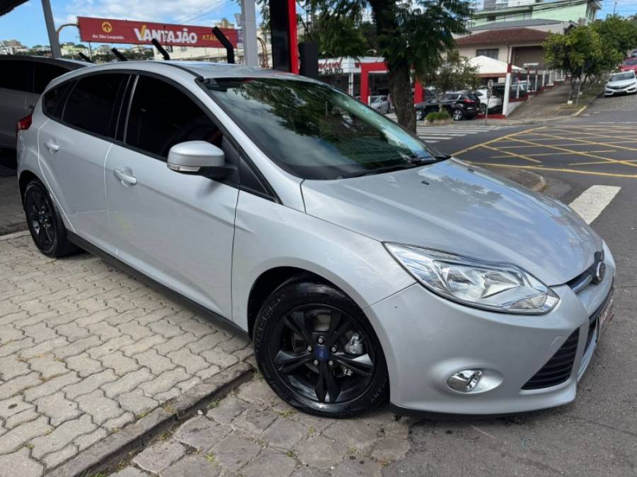 FORD - FOCUS - 2015/2015 - Prata - R$ 51.900,00