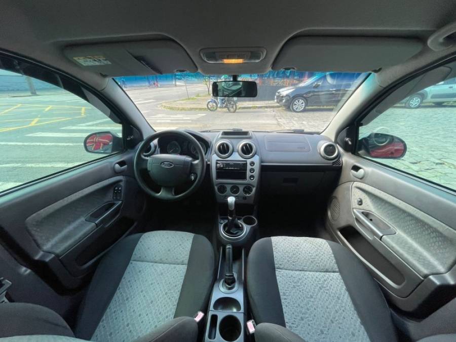 FORD - FIESTA - 2014/2014 - Vermelha - R$ 35.900,00