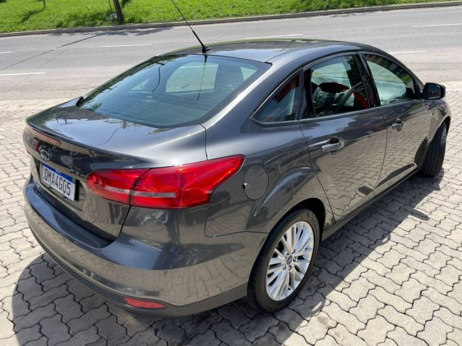 FORD - FOCUS - 2018/2018 - Cinza - R$ 59.990,00