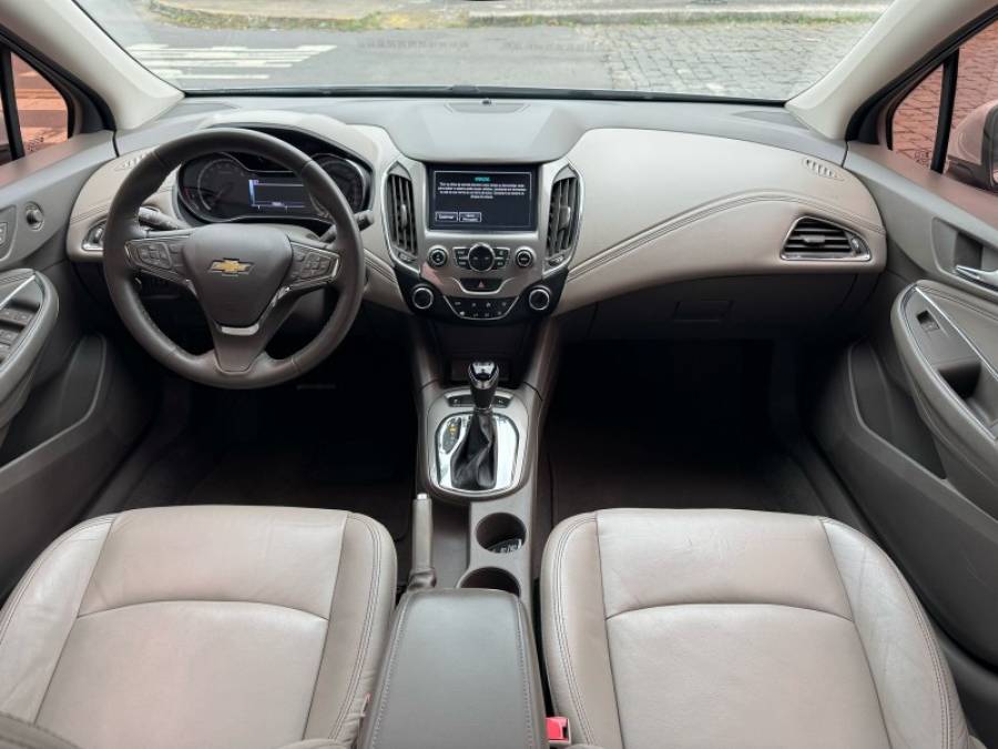 CHEVROLET - CRUZE - 2018/2018 - Branca - R$ 95.900,00