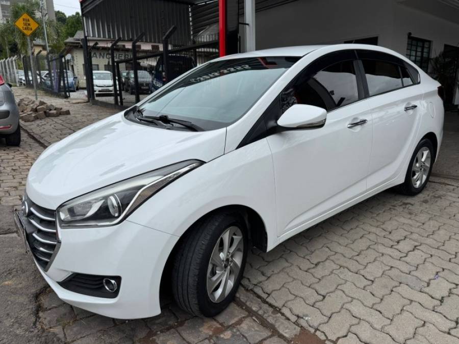 HYUNDAI - HB20S - 2017/2017 - Branca - R$ 63.900,00