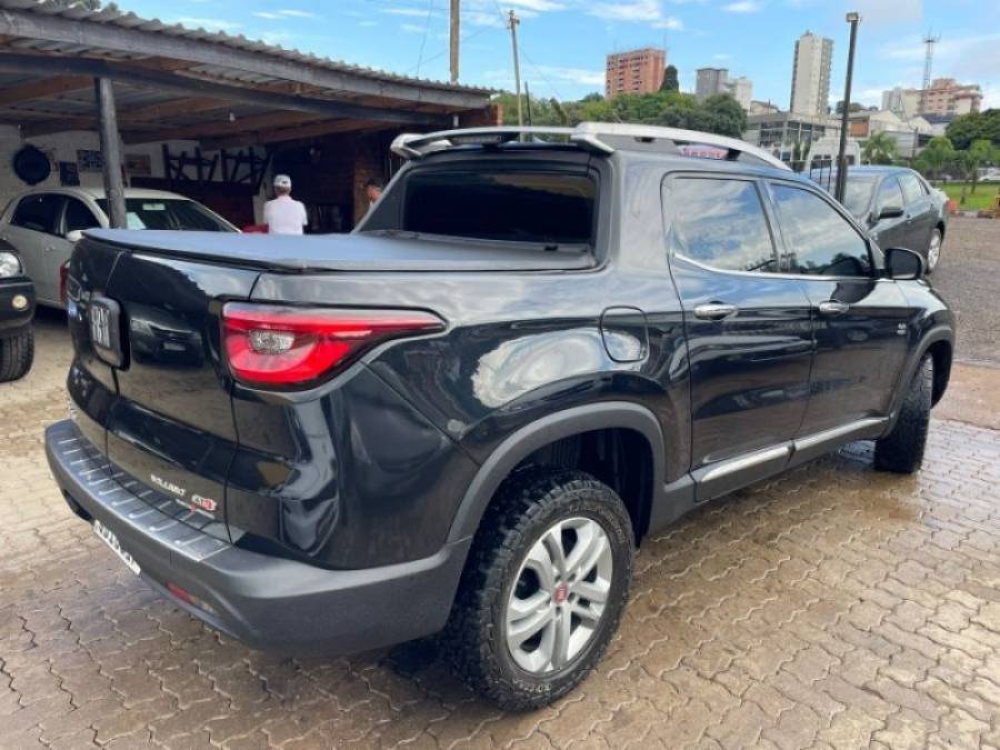 FIAT - TORO - 2017/2017 - Preta - R$ 106.900,00