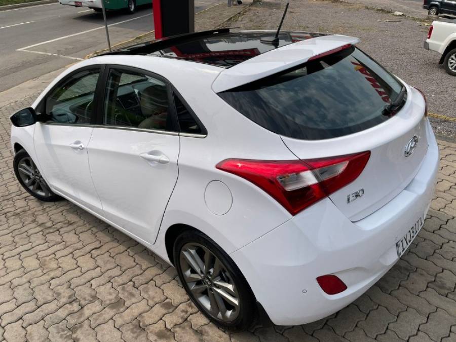 HYUNDAI - I30 - 2016/2016 - Branca - R$ 84.900,00