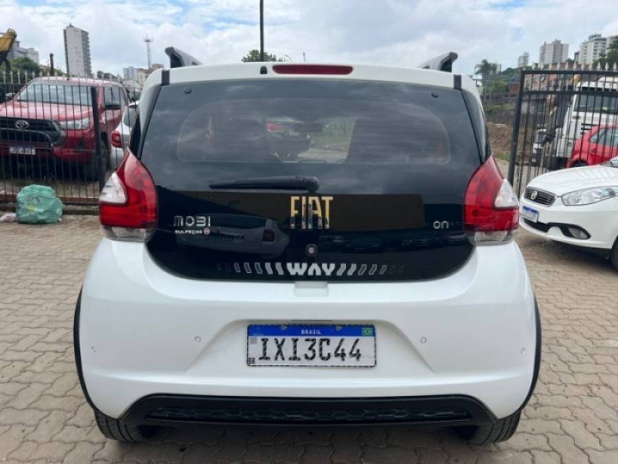 FIAT - MOBI - 2017/2017 - Branca - R$ 43.900,00