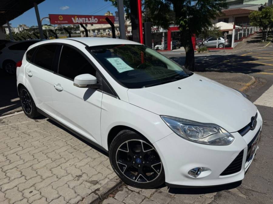 FORD - FOCUS - 2015/2015 - Branca - R$ 56.900,00