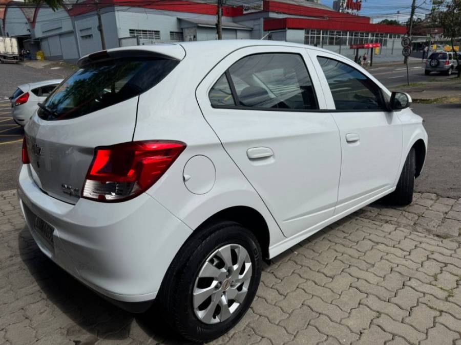 CHEVROLET - ONIX - 2014/2014 - Bronze - R$ 43.900,00