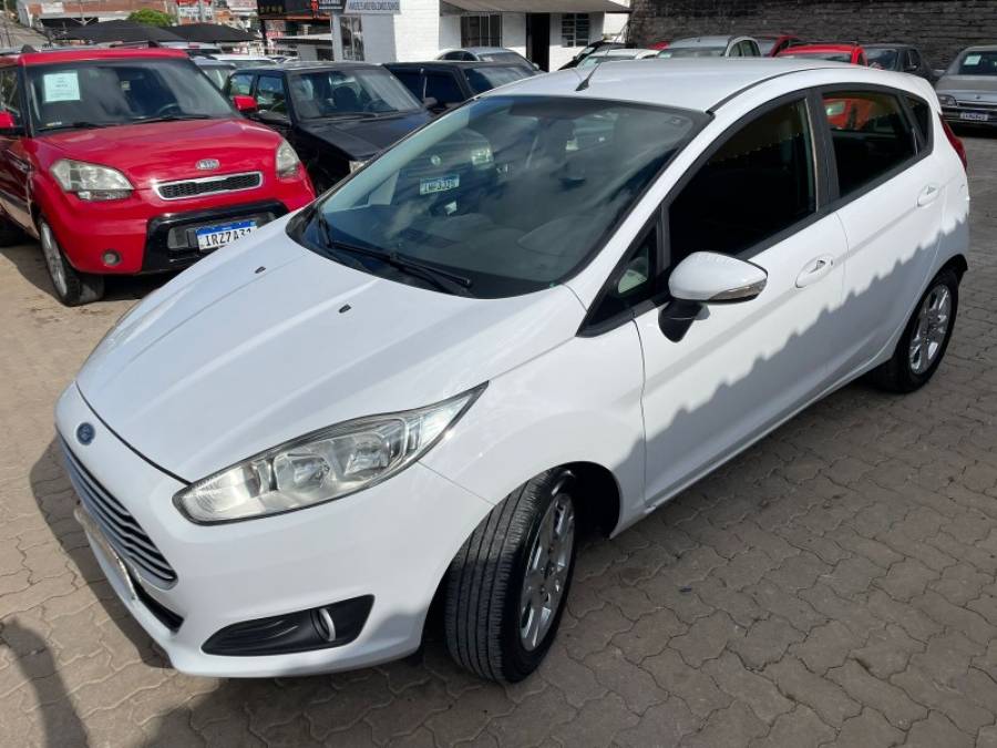 FORD - FIESTA - 2014/2014 - Branca - R$ 43.900,00