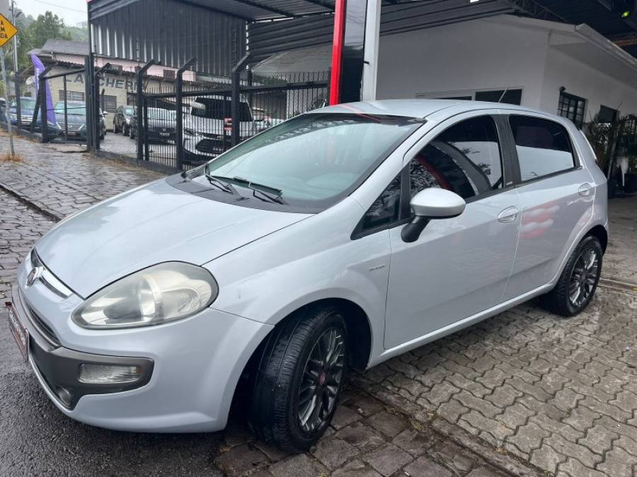 FIAT - PUNTO - 2013/2013 - Prata - R$ 36.900,00