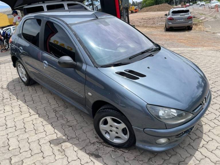 PEUGEOT - 206 - 2004/2004 - Cinza - R$ 15.900,00