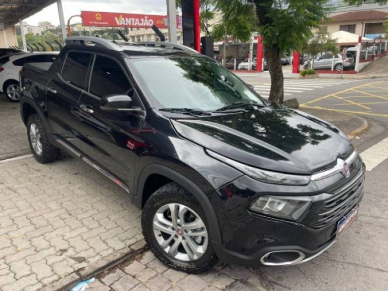 FIAT - TORO - 2017/2017 - Preta - R$ 103.900,00