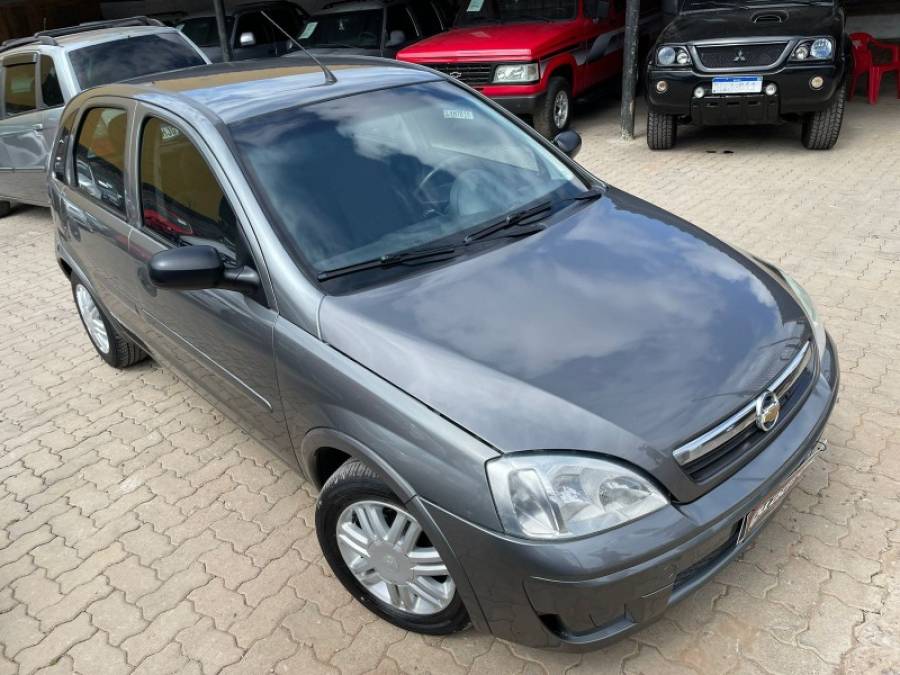 CHEVROLET - CORSA - 2012/2012 - Prata - R$ 29.900,00