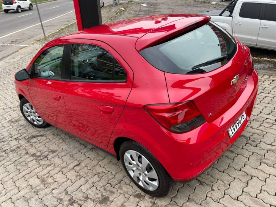 CHEVROLET - ONIX - 2015/2015 - Vermelha - R$ 49.900,00