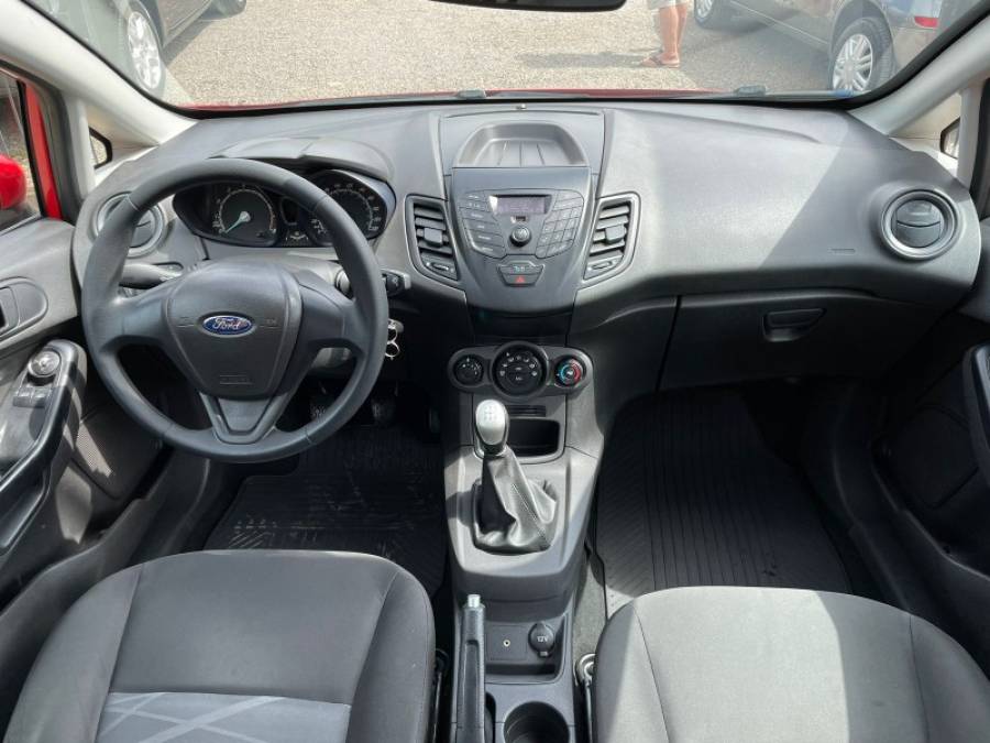 FORD - FIESTA - 2014/2014 - Vermelha - R$ 41.900,00