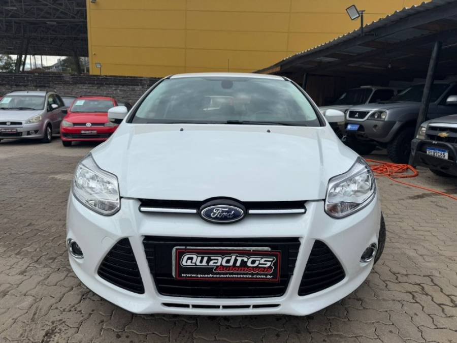 FORD - FOCUS - 2015/2015 - Branca - R$ 56.900,00