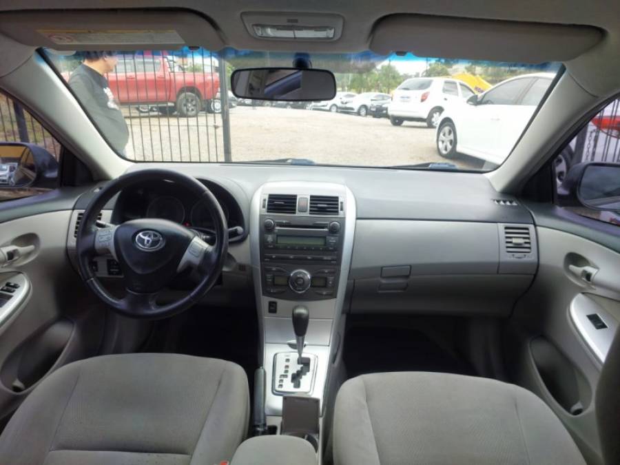 TOYOTA - COROLLA - 2013/2013 - Cinza - R$ 63.900,00